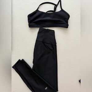Alo Yoga Airlift Leggings and intrigue bra